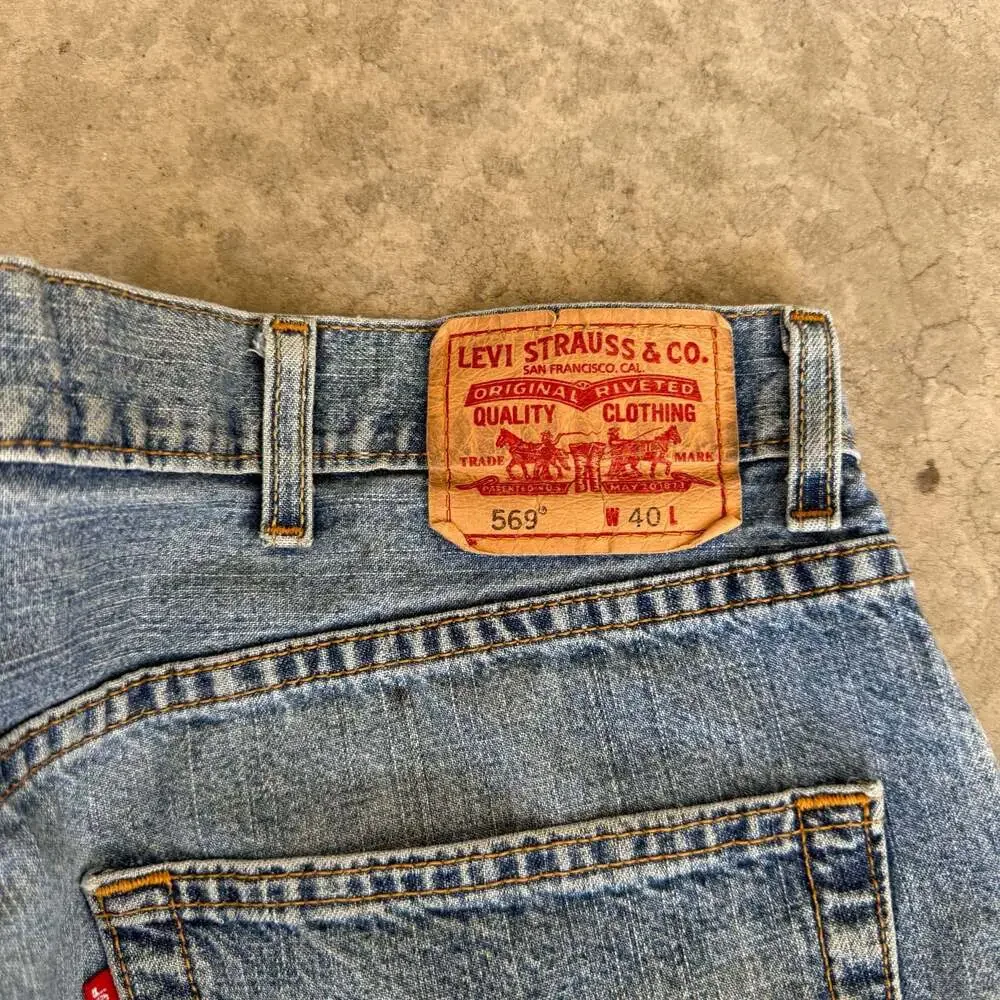 Vintage Y2K Faded Levi's 569 Loose Fit Denim Jorts